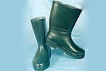 Cast footwear from elastron polyvinylchloride
